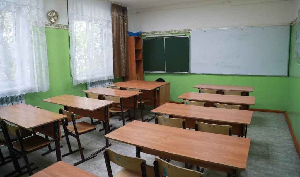 Школы Астрахани и области продолжают закрываться на карантин