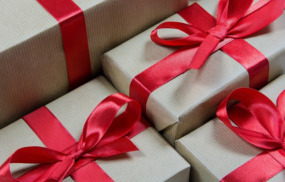 СберИндекс: Количество покупающих новогодние подарки онлайн россиян удвоилось за последние 2 года