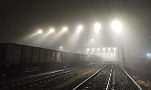 Астраханцам напомнили, что ни в коем случае нельзя делать вблизи железных дорог