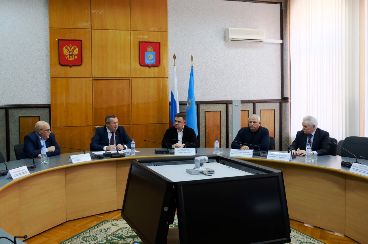 В Думе Астраханской области поддержали решение о признании ДНР и ЛНР