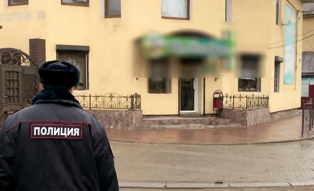 Нелегалов в Астрахани поймали за приготовлением шашлыка в кафе