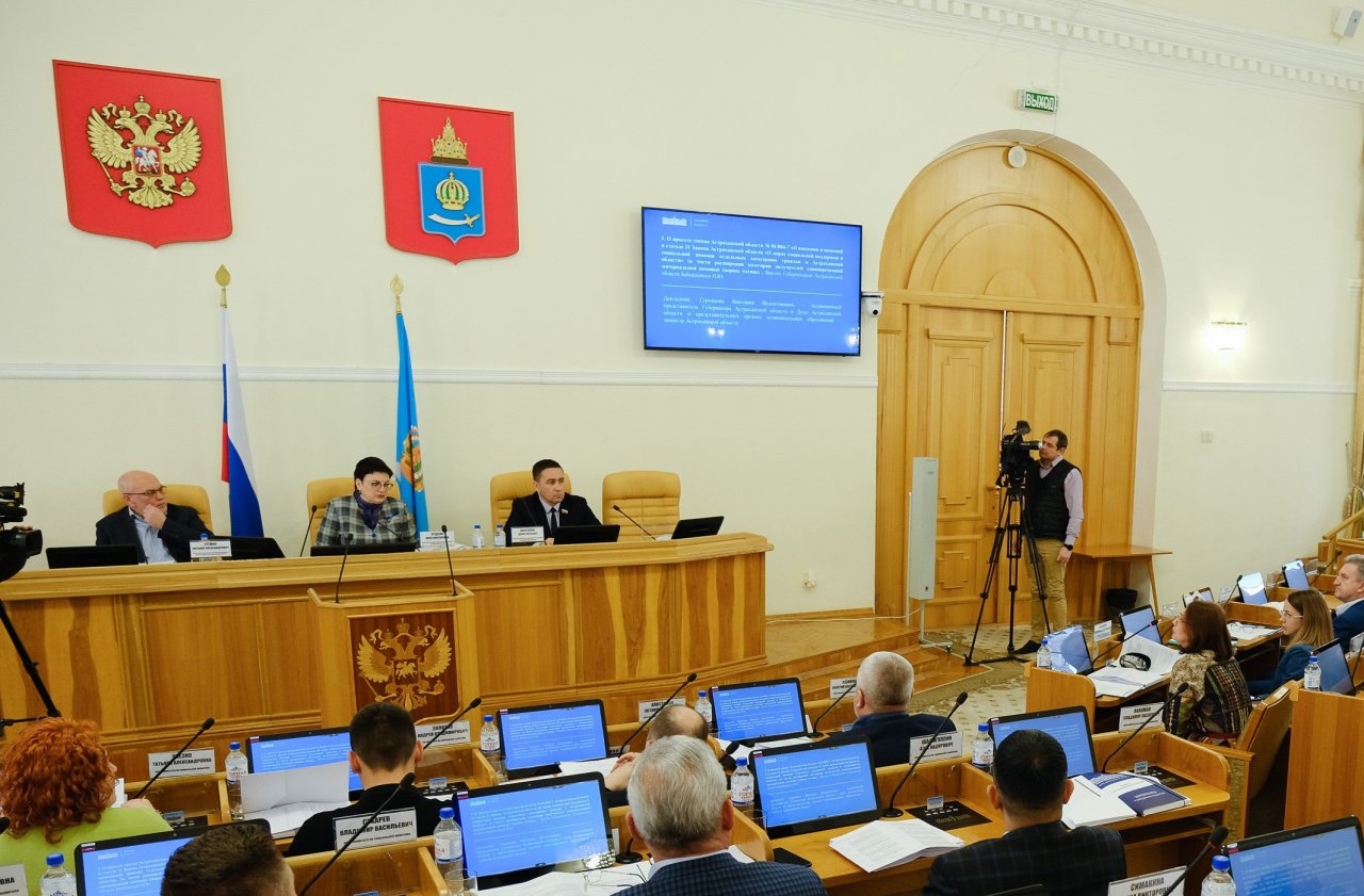 Астраханский губернатор предложил компенсировать сиротам оплату съемного жилья