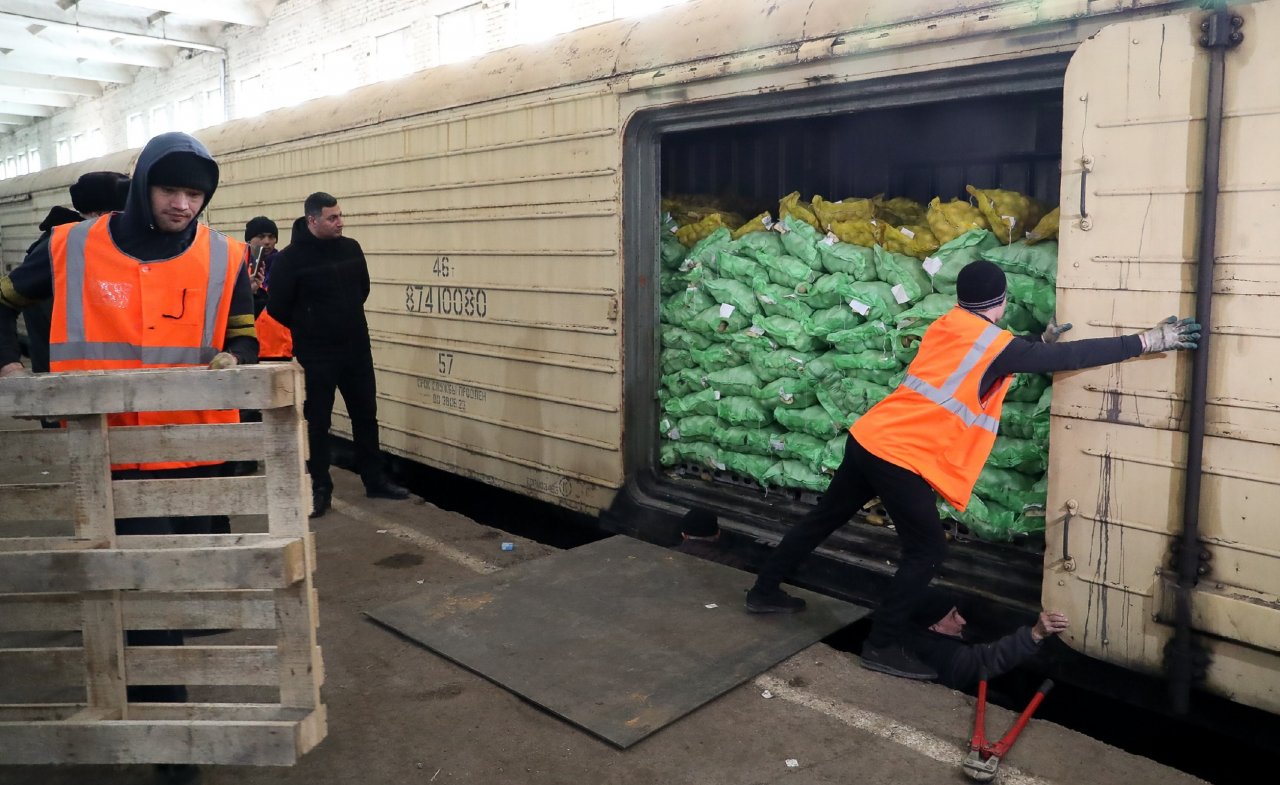 В Астрахань прибыли 600 тонн раннего картофеля из Ирана