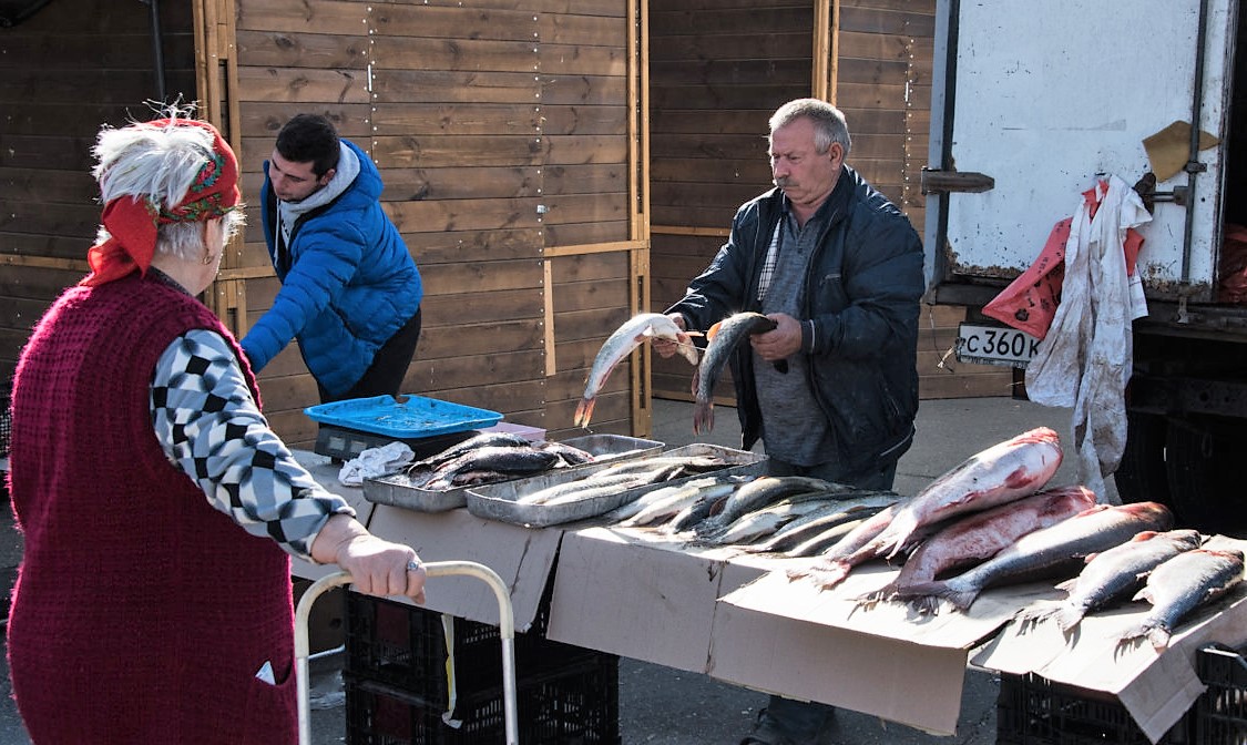 Астраханцы скупили за один день 35 тонн рыбы