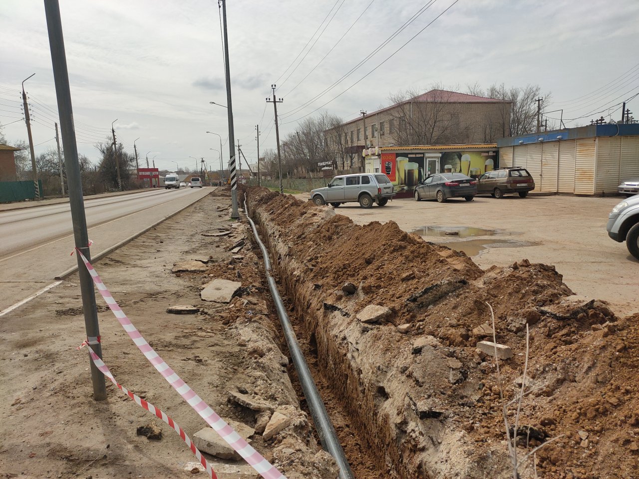 Работы по замене канализации в Икряном завершат 7 апреля