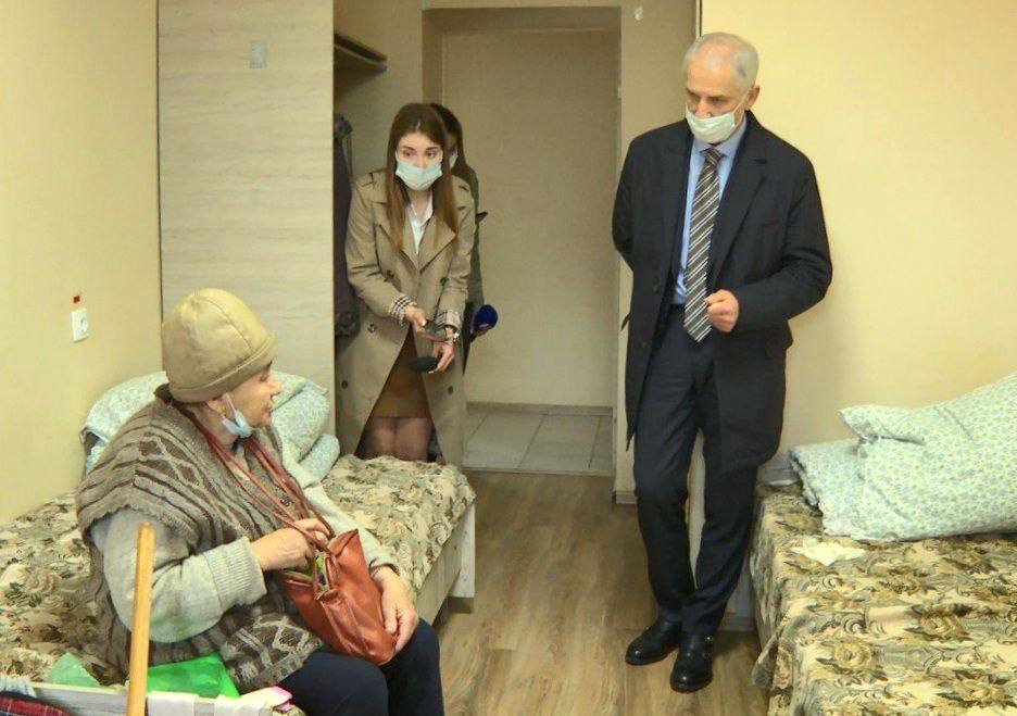 Глава правительства Астраханской области пообщался с беженцами из Донбасса