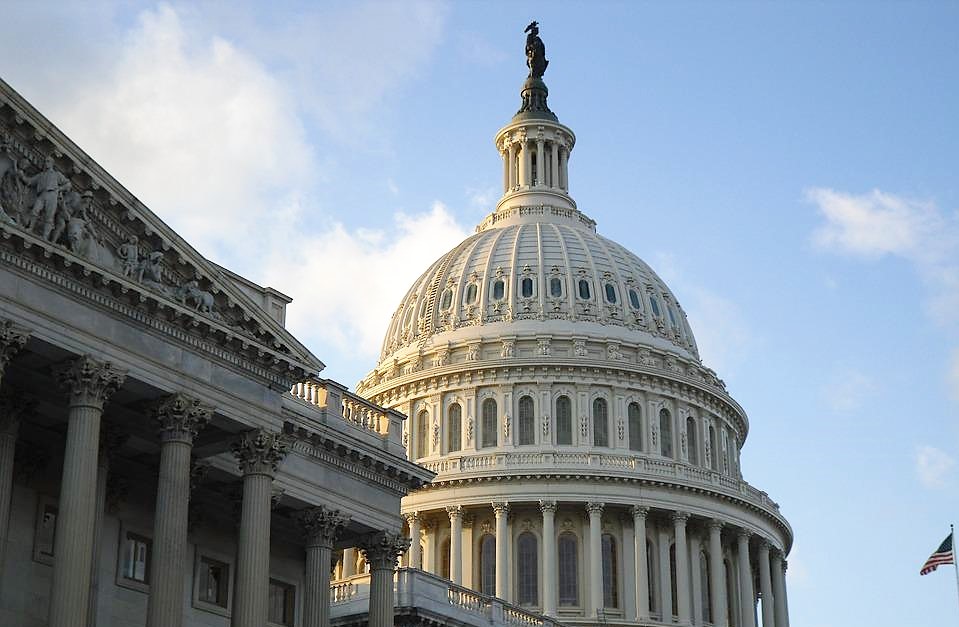 Конгресс США одобрил закон о ленд-лизе для Украины