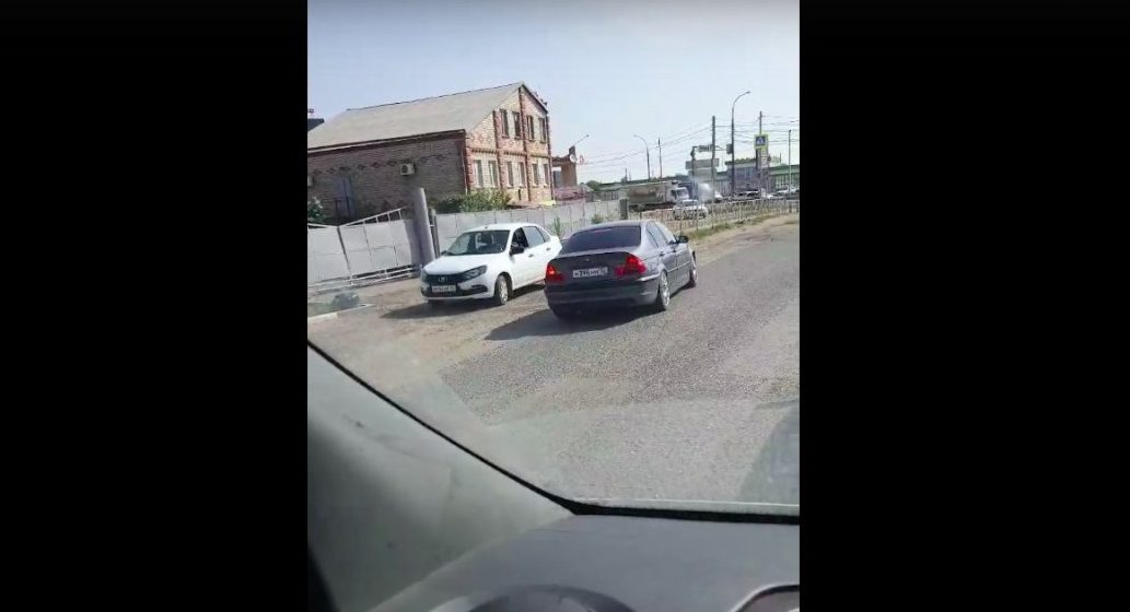 Второй за день злостный нарушитель ПДД попал на камеры в Астрахани