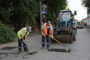 Ямочный ремонт улиц Астрахани в самом разгаре