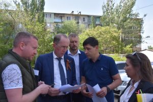 Игорь Седов продолжает выездные совещания в микрорайонах Астрахани