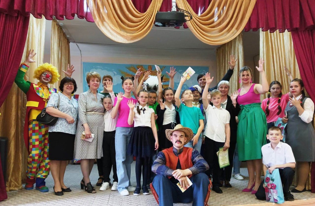 Астраханские дети с нарушениями слуха, зрения и речи поставили собственный спектакль
