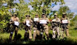 Российские солдаты отправили маленьким камызякцам видеопривет из Украины
