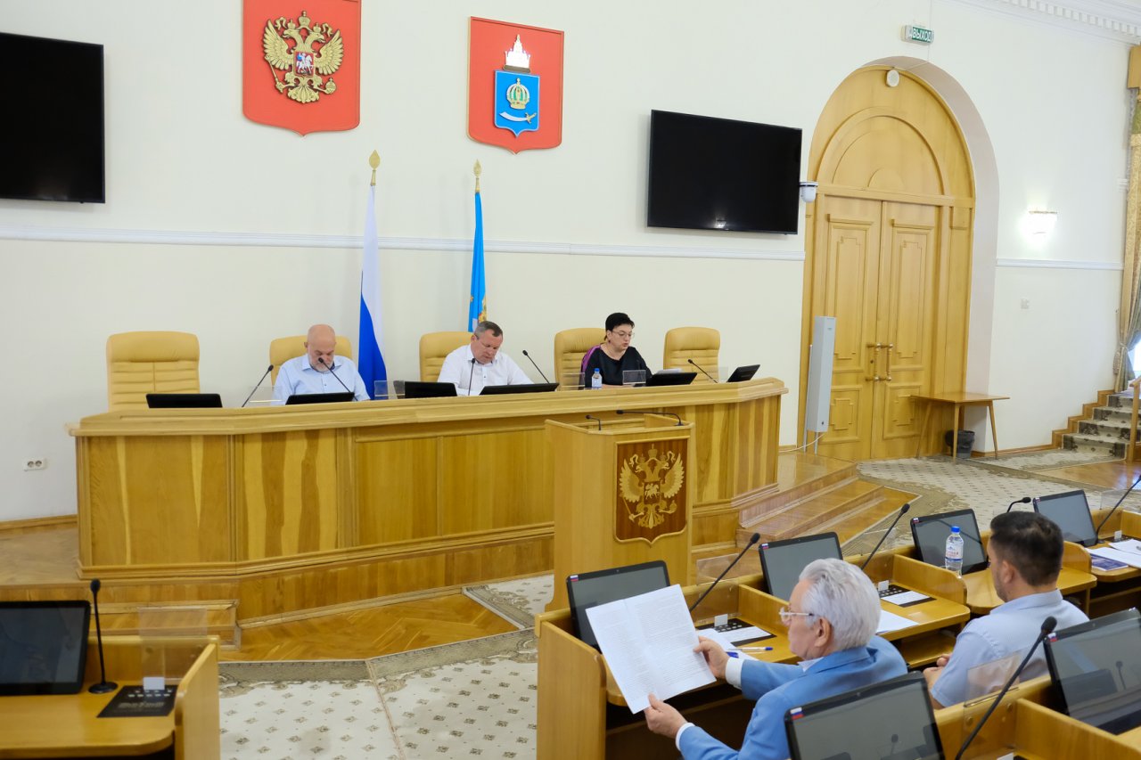 Заседания Думы Астраханской области хотят начинать с гимна