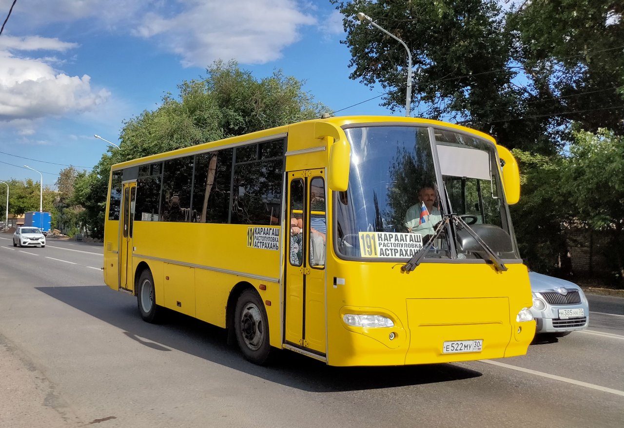 Осенью в Астрахани начнут строить остановки для новых автобусных маршрутов