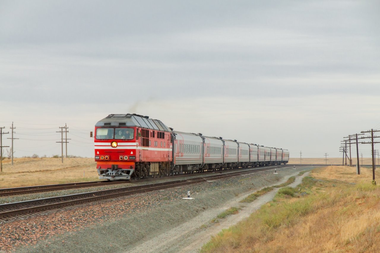 В сентябре поезда из Астрахани в Москву и Санкт-Петербург будут идти на 4 часа дольше