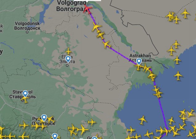 Теперь много самолетов летит над Астраханью.