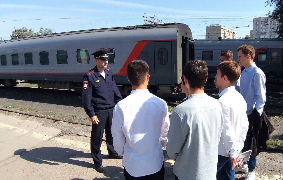 Профориентационная экскурсия для подростков состоялась на станции Астрахань-1