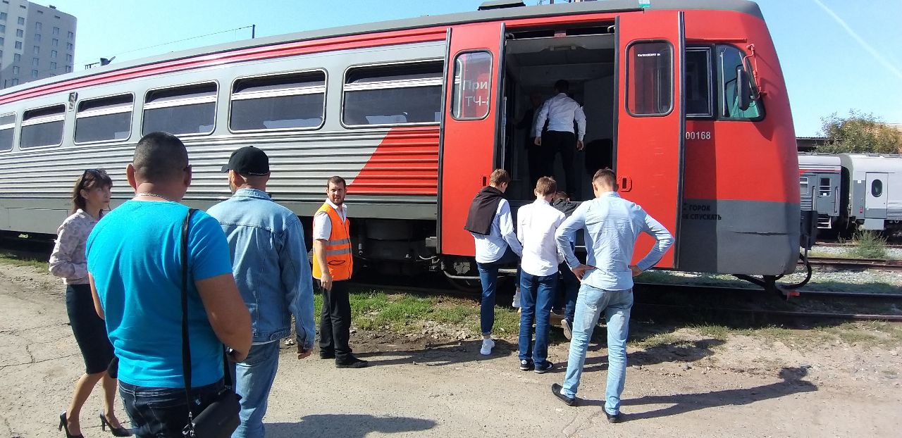 Профориентационная экскурсия для подростков состоялась на станции Астрахань-1