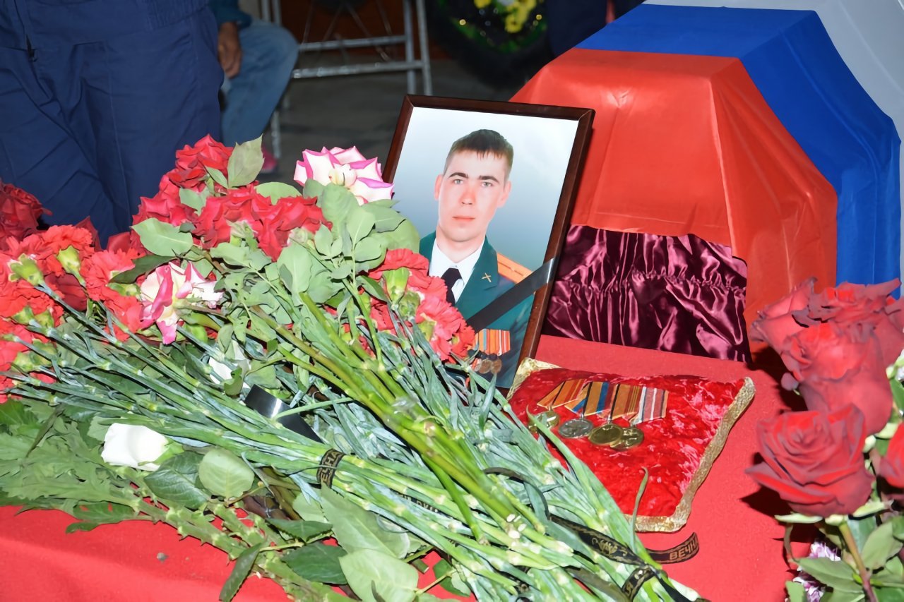 Список погибших на сегодняшний день крокус мчс. Простились с погибшим на Украине. В Астрахани простились с погибшим.