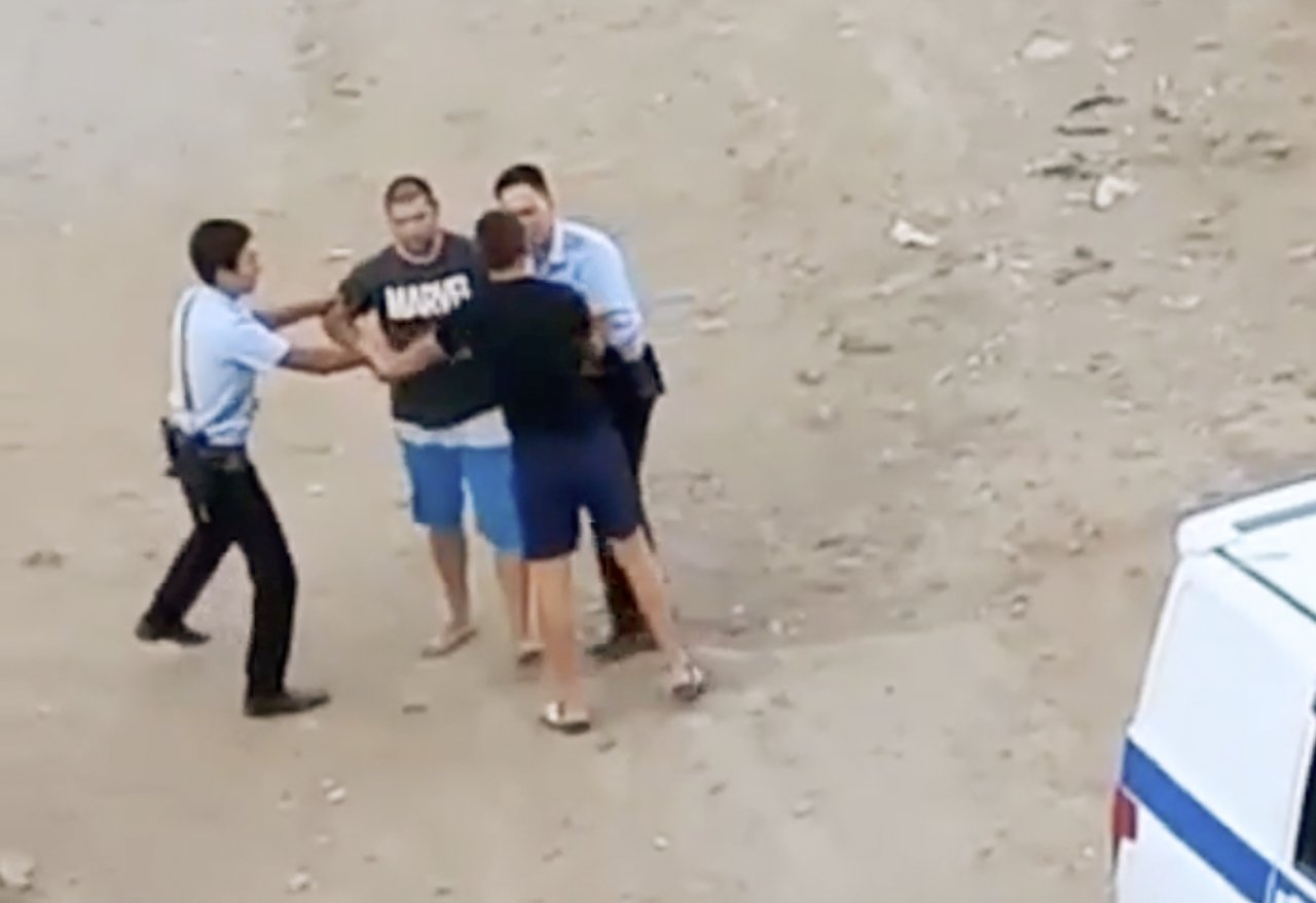 Двое агрессивных мужчин устроили переполох в микрорайоне Бабаевского