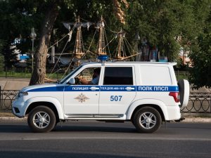 В Астрахани задержанный напал на полицейского