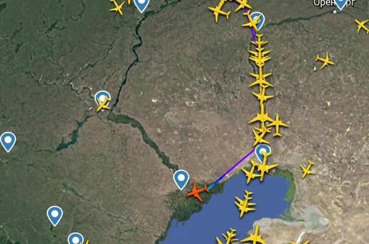 Месяц назад самолеты летали через Казахстан.