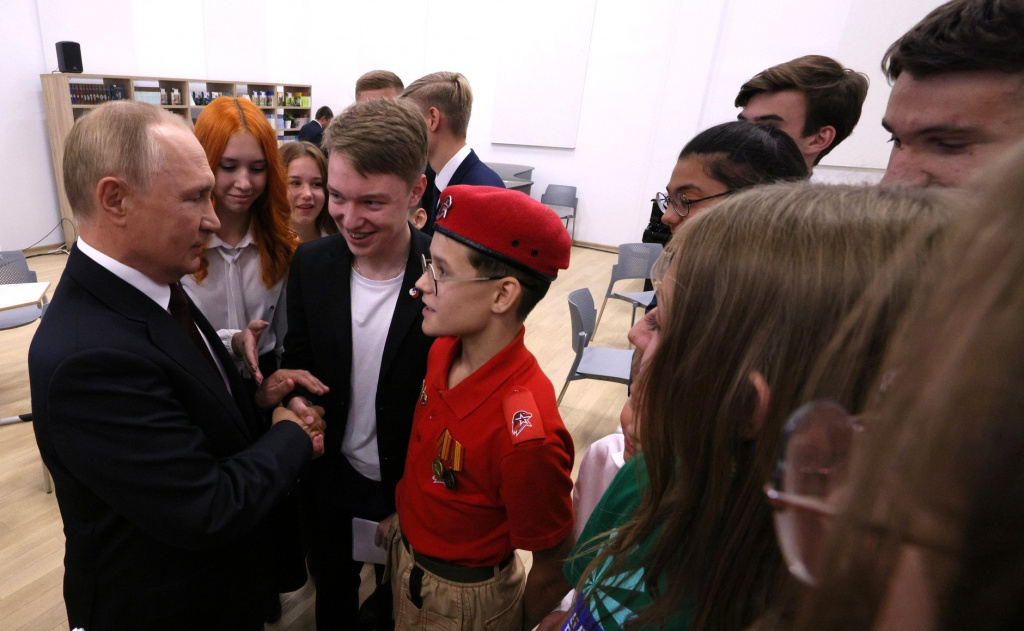 Владимир Путин объяснил астраханскому школьнику, что трудолюбие — не резиновая попа