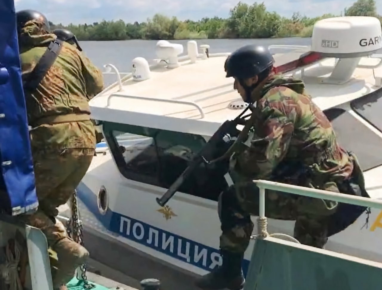 Базу отдыха в Камызякском районе обыскивали с помощью спецназа