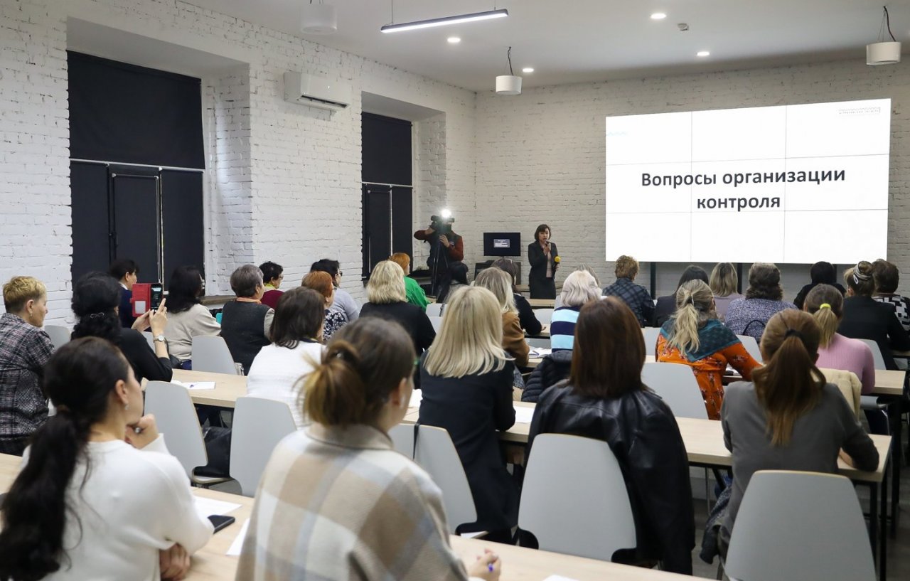 Астраханских чиновников массово учат общаться с гражданами