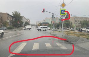 Перекресток Куликова и Бориса Алексеева приводит водителей в недоумение