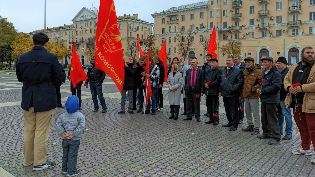 В Астрахани отметили день рождения Комсомола