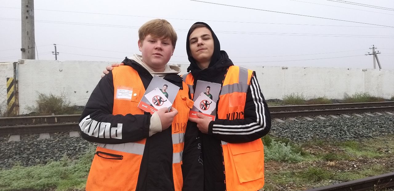 Железнодорожники показали школьникам оснащение восстановительного поезда на станции Астрахань-2