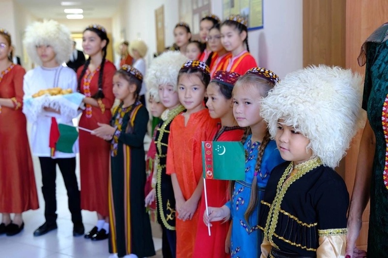 Новый консул Туркменистана отметил астраханскую школу