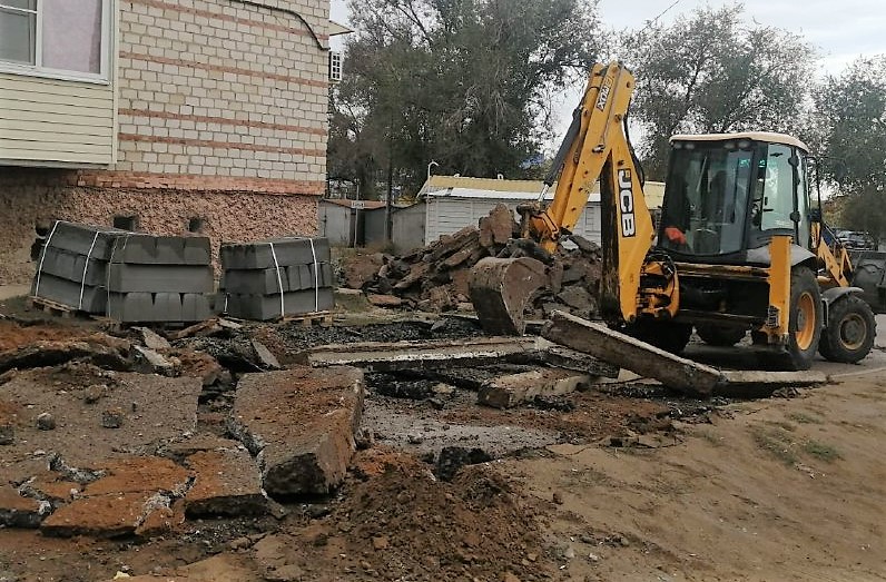 На отремонтированные дворы в Астрахани дали гарантию до 5 лет