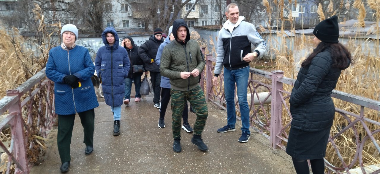 В Астрахани люди вышли с требованием очистить городской ерик