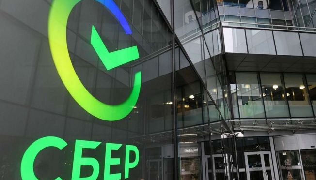 Объем переводов с бизнес-карт Сбера на карты физлиц превысил 300 млрд рублей