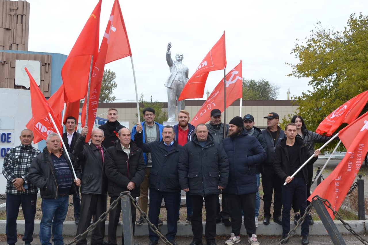 Астраханцы отметили день революции в Астрахани