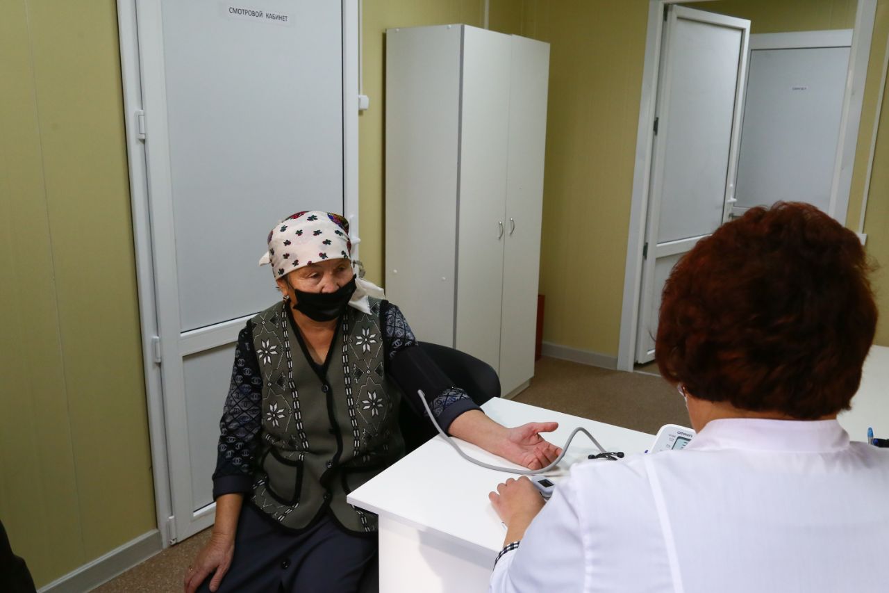 Астраханские врачи массово устраиваются в сельские медучреждения