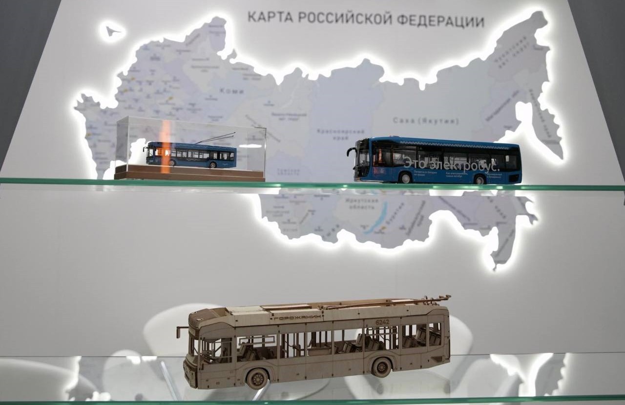 Астраханский губернатор отметил успехи импортозамещения в транспортной сфере