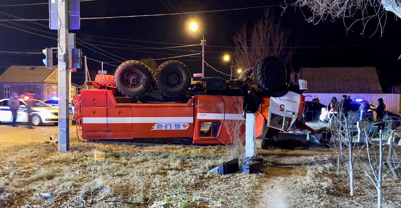 В Астрахани ищут свидетелей страшной аварии маршрутки и пожарной машины