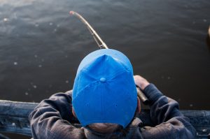 В Астраханской области рыбак больше двух часов боролся с огромной рыбой