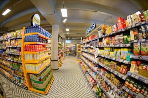 Жители Знаменска пожаловались на ночную приемку и разгрузку товаров в магазине в жилом доме