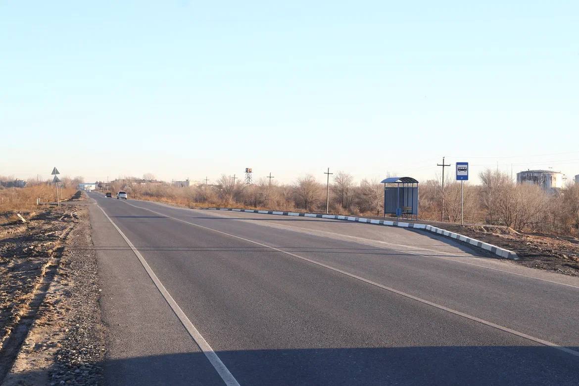 Астраханскому губернатору показали отремонтированную по новым технологиям дорогу