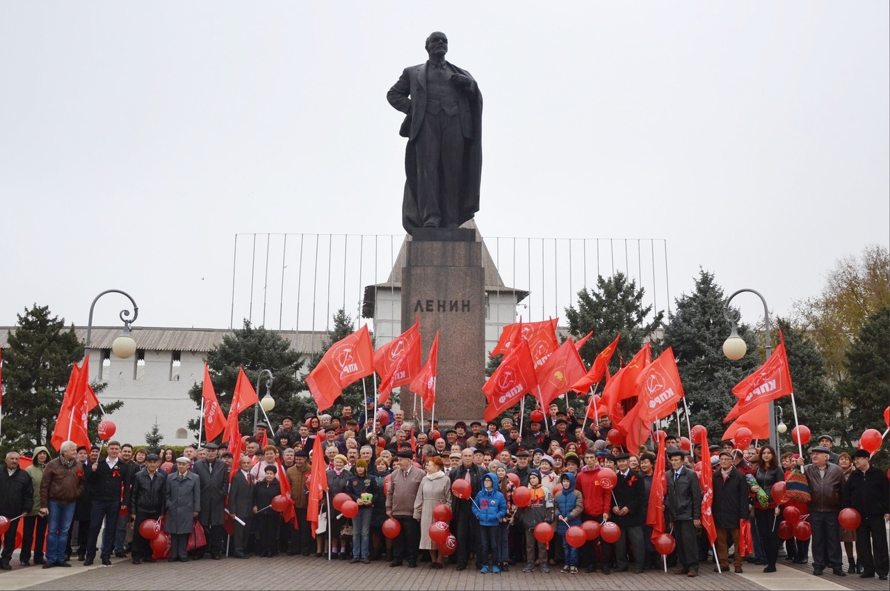 Астраханцев приглашают отметить 100-летие СССР в филармонии