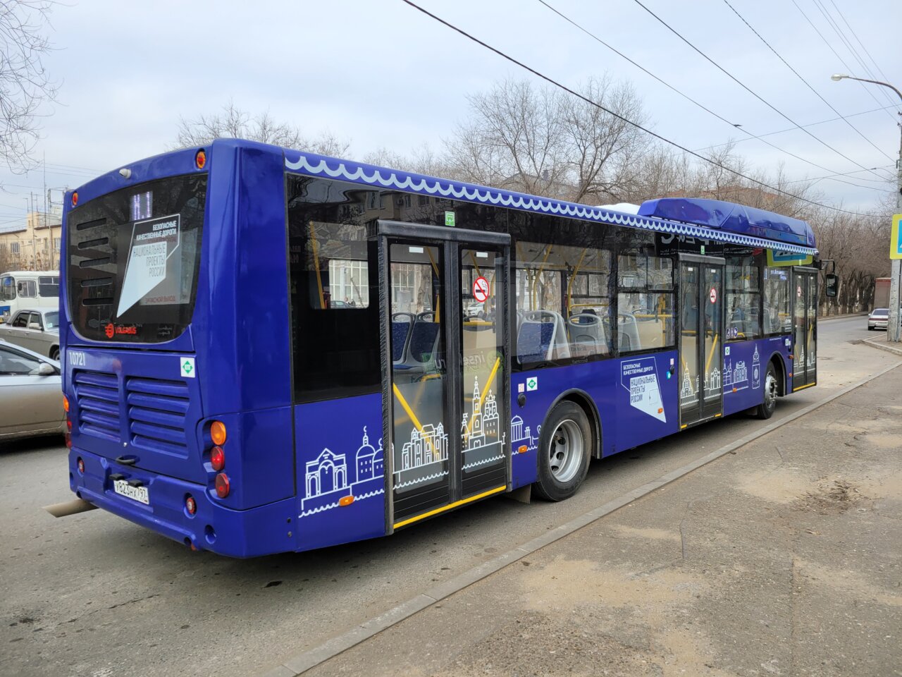 Автобус на улице Савушкина