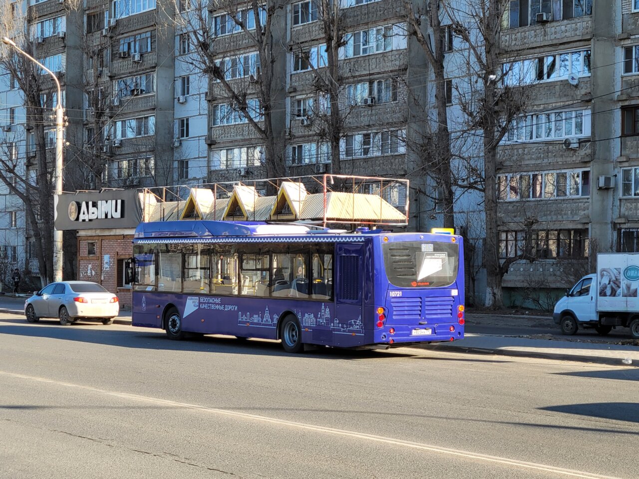 Автобус М5 на улице Николая Островского