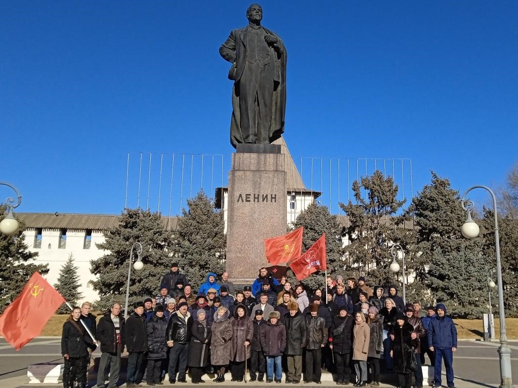 Астраханские коммунисты почтили память В. И. Ленина