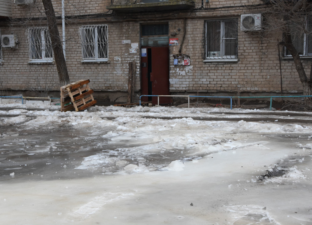 Кировская больница опровергла причастность к разливу канализации в Военном городке