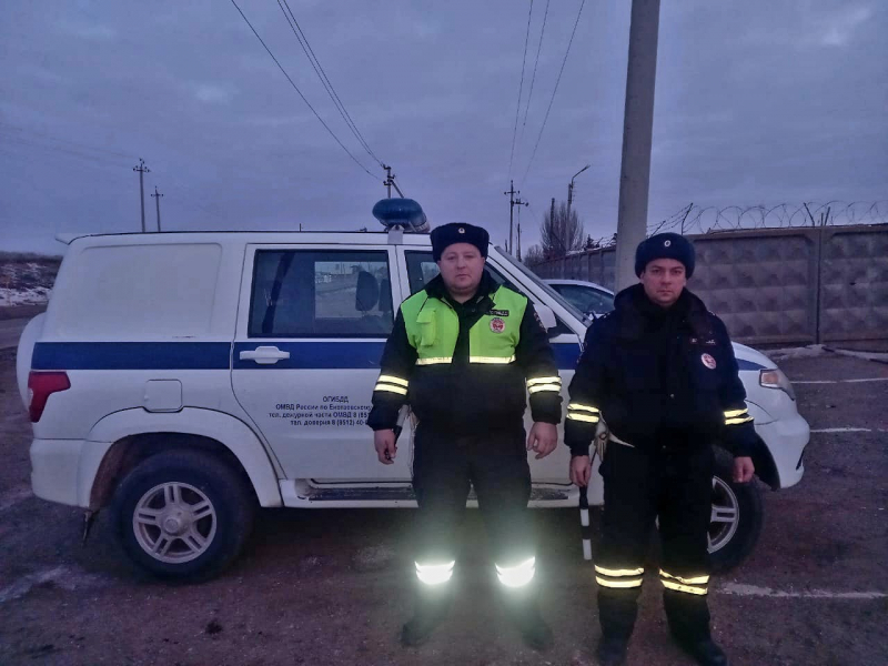 Астраханские полицейские спасли волгоградца и показали ему, что такое гостеприимство
