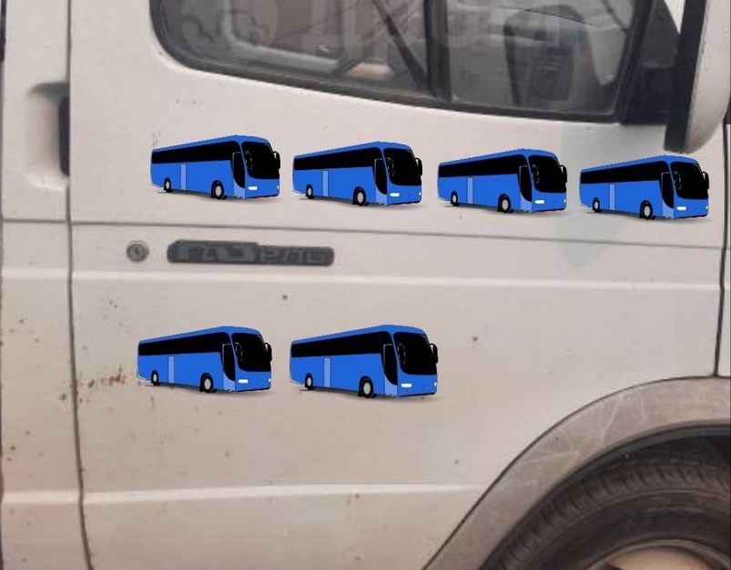 Автобусы нарисованы на борту Газели
